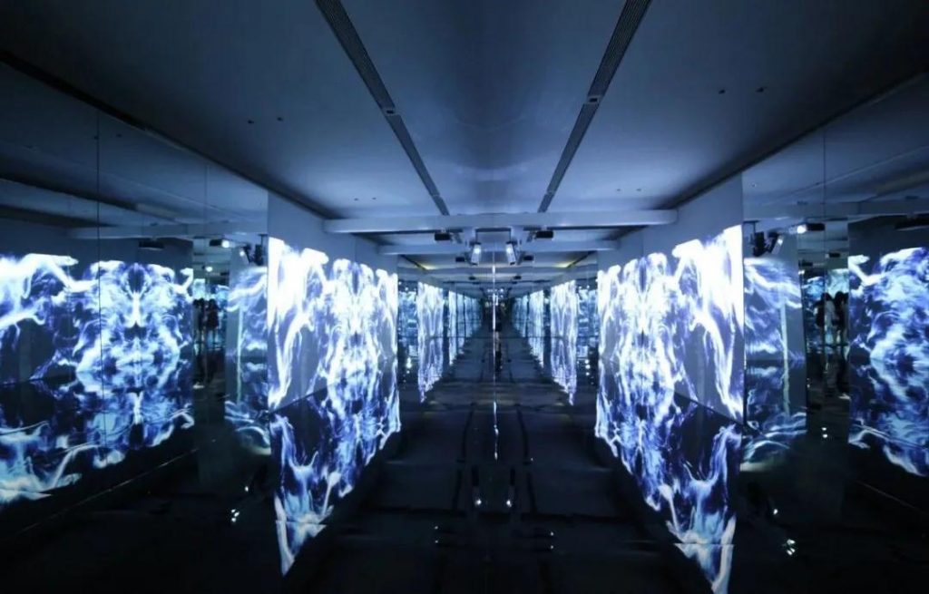 沉浸式數字展廳設計，沉浸式投影形式和沉浸式投影的特征插圖(1)